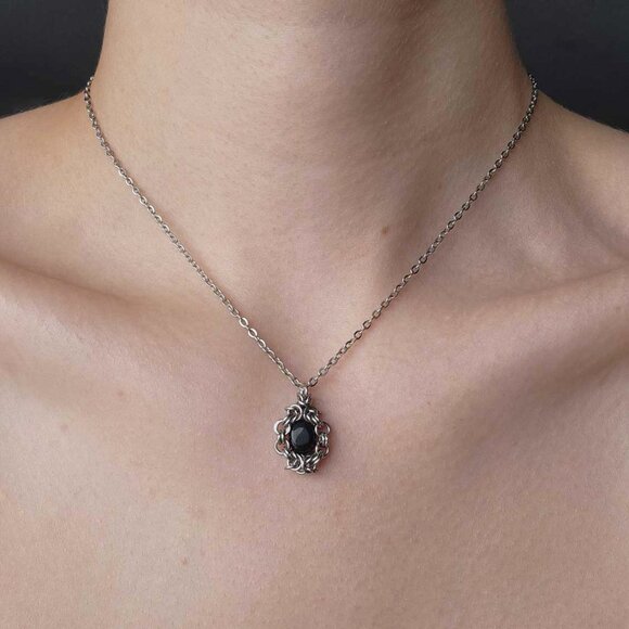 Gothic black onyx chainmail dainty pendant necklace with a small silver chain - Picture 5 of 8